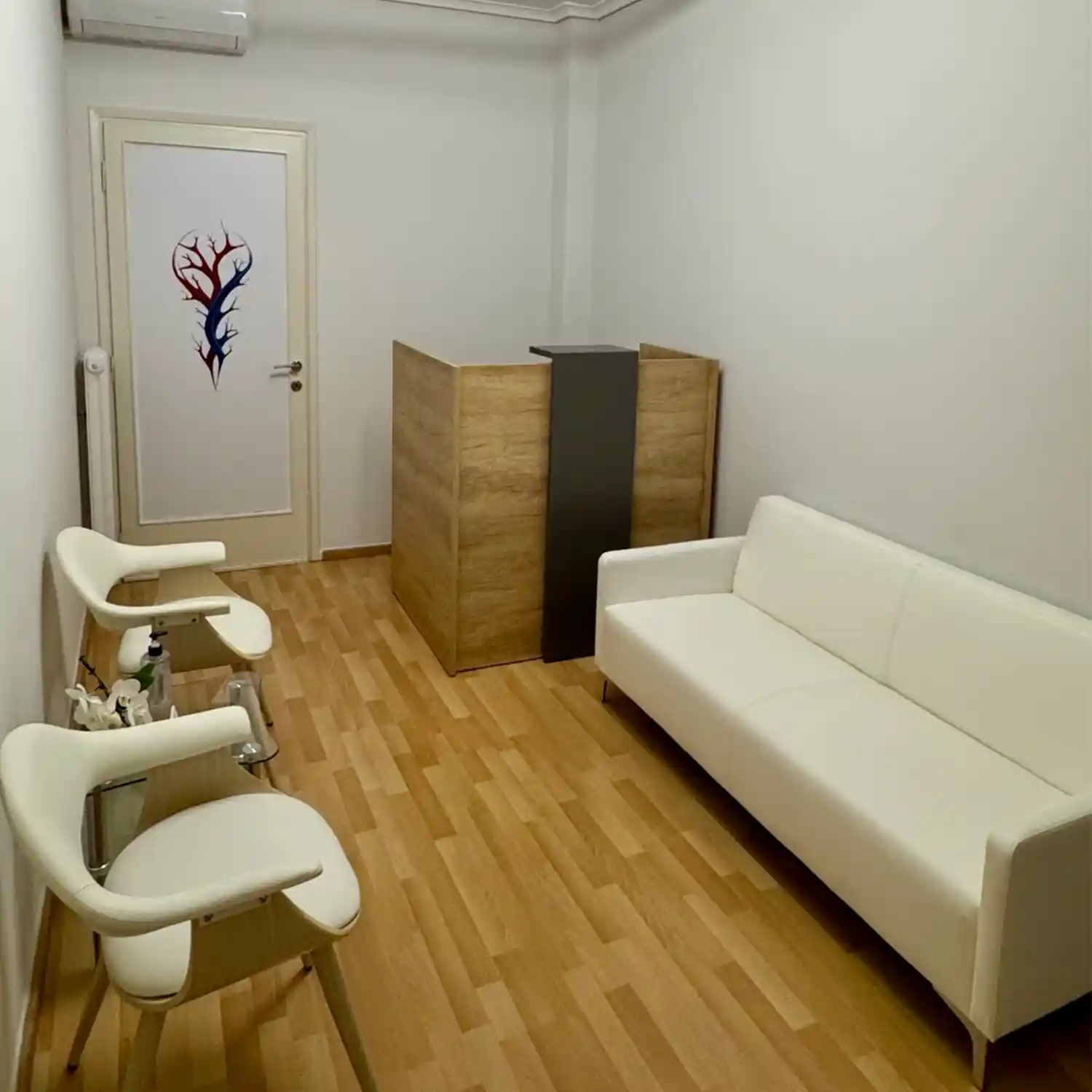 /img/home/clinic/clinic-2.webp | ENTrova